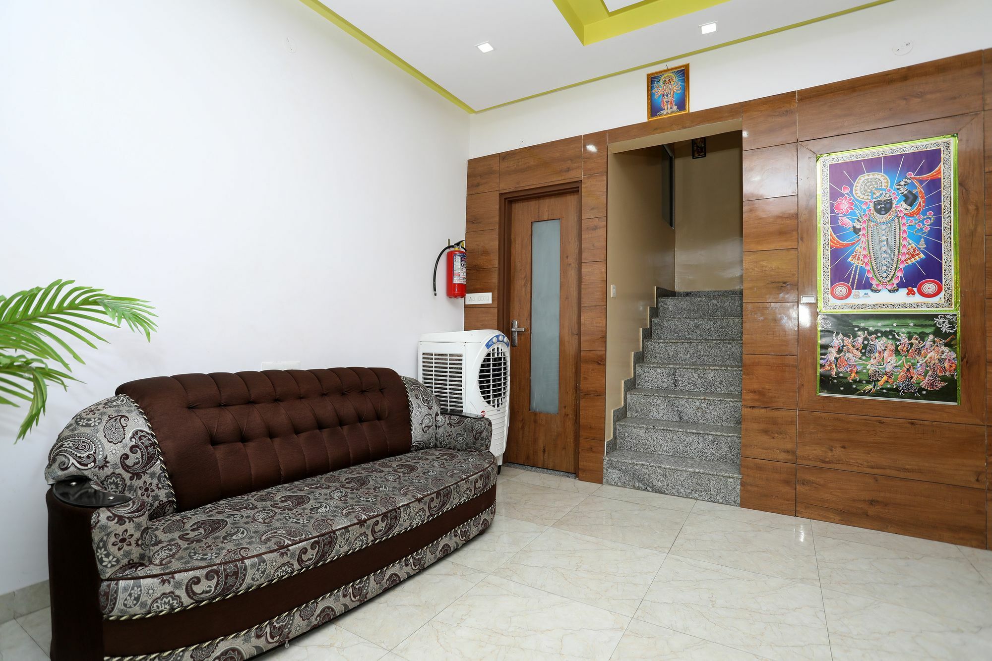 Oyo 10228 Hotel Chandramouli Jaipur Eksteriør bilde